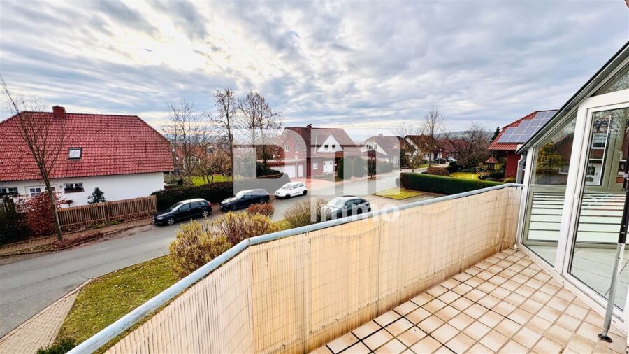 Schöne Dachgeschosswohnung mit umfangreicher Ausstattung, zwei Balkonen und Stellplatz - Balkon 1 Panorama